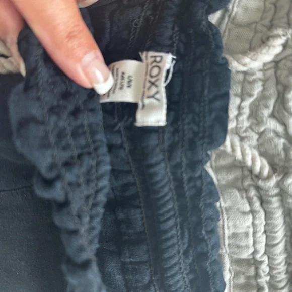 3 pairs of Roxy Women's Black , White and Tan Shorts - Picture 7 of 8